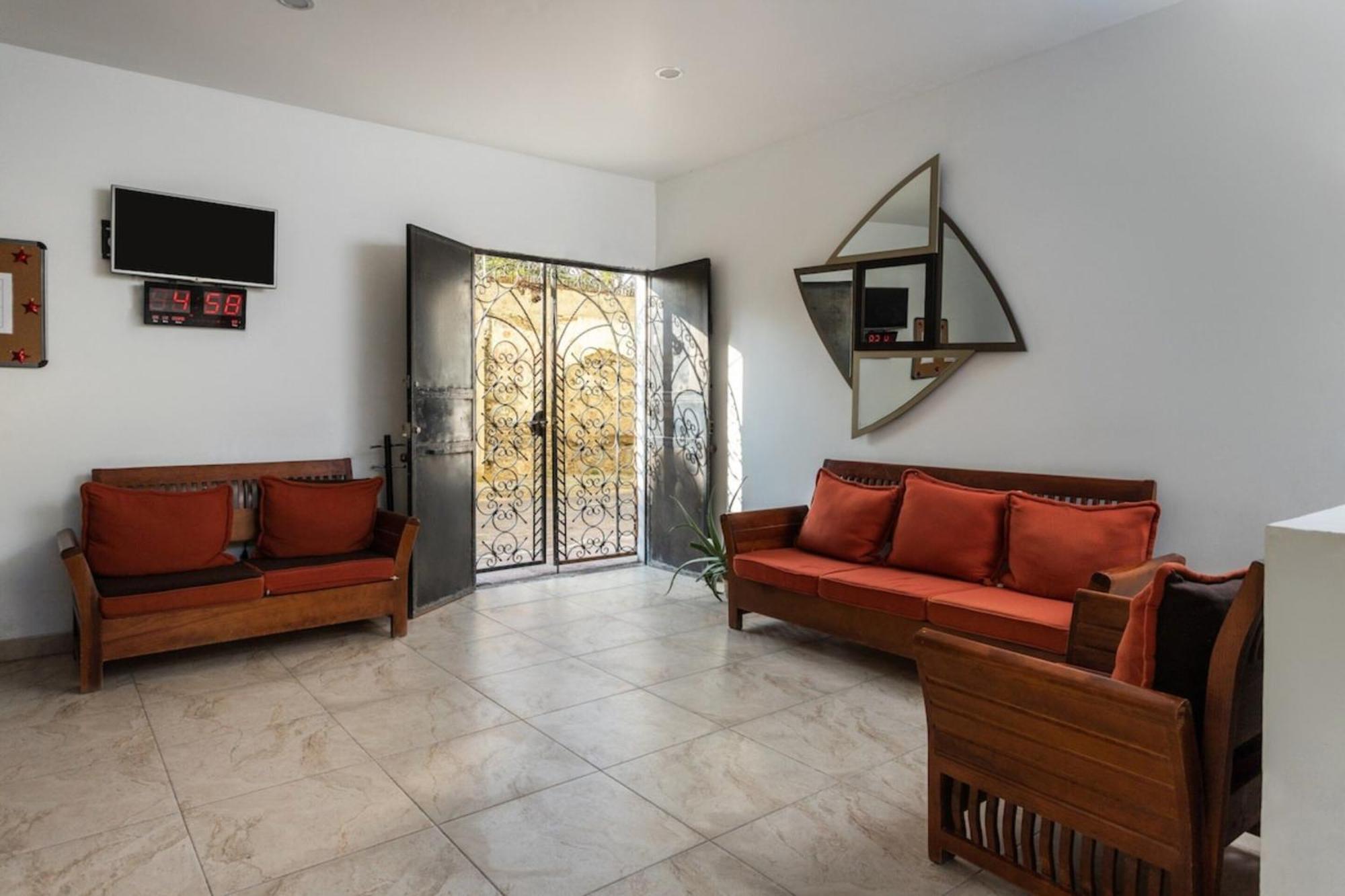 Oyo Hotel Emperadores Inn, Atlixco Exteriér fotografie